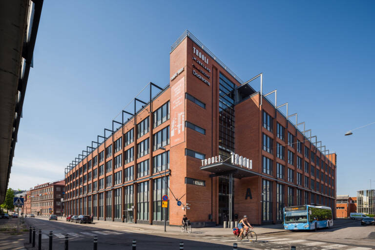 Kalasataman Troolin julkisivu.